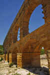 Pont_du_Gard_14.JPG (153484 bytes)