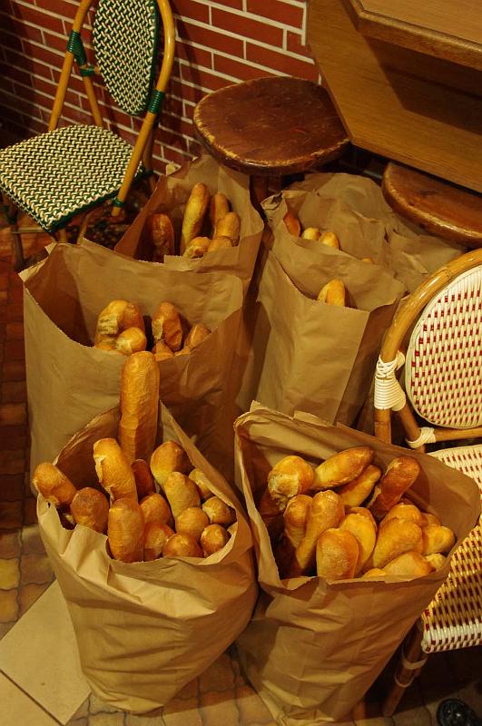 Paris_Bread_1.JPG