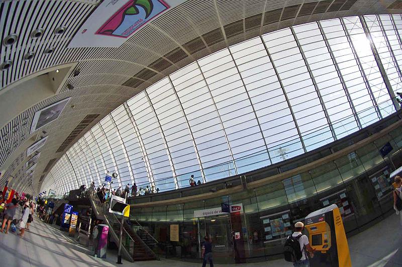 Avignon_TGV_Sta_01.JPG