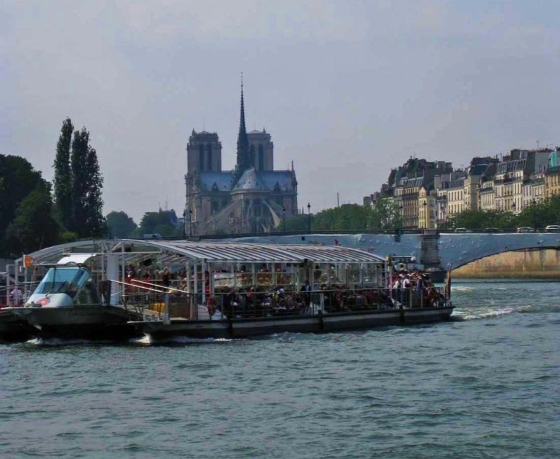 Paris_Boat_Ride_06.JPG