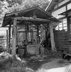 1952-53_Japan_Tachikawa_City_322.jpg (1933604 bytes)