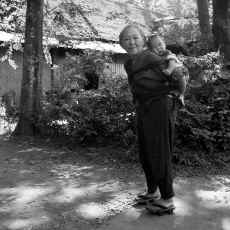 1952-53_Japan_Tachikawa_City_328.jpg (1622703 bytes)