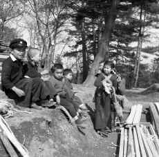 1952-53_Japan_UNESCO_Site_277.jpg (1686150 bytes)