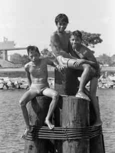 1952-53_Philippines_251.jpg (301407 bytes)