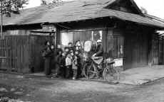 1953_Japan_People_040.jpg (447571 bytes)