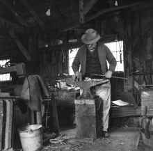 1950-51_Old_Sturbridge_Village_Massachusetts_705.jpg (14062954 bytes)