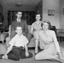 1950s_Polanek_Family_540.jpg (16131045 bytes)