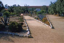 1959-09_JL_Blilie_Family_164_Mission_SanFernando.jpg (2397725 bytes)