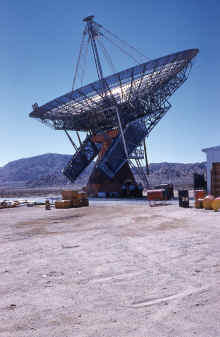 1961-06_JL_Blilie_Family_227_Goldstone_CA.jpg (1876562 bytes)