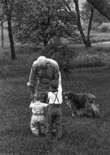 1962_June_Glenwood_City_WI_Family_708.jpg (3990832 bytes)