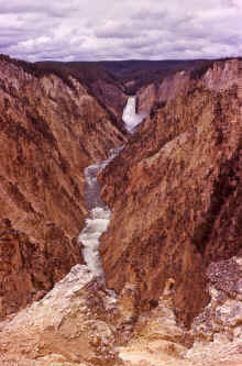 1963-06_JLBlilie_Family_320_Yellowstone_NP.jpg (5001528 bytes)