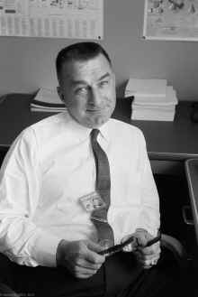 1963_Office_People_James_L_Blilie_932.jpg (3945825 bytes)