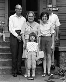 1967_Norwood_Family_Knowvillw_TN_392.jpg (2719486 bytes)