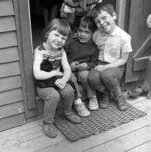 1968_James_Foley_Family_Newfoundland_072_60.jpg (833269 bytes)