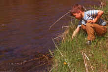 1970-05_JL_Blilie_Family_561_Apple_River.jpg (2130226 bytes)