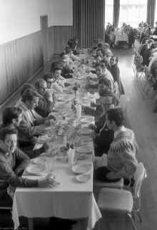 1972-June_Iceland_James_L_Blilie_Univac_737.jpg (4182034 bytes)