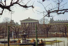 1974-02_JL_Blilie_Family_631_Vienna.jpg (2408073 bytes)