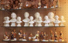 1974-02_JL_Blilie_Family_650_Vienna.jpg (1174478 bytes)