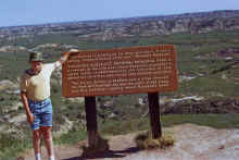 1974-06_JL_Blilie_Family_661_NDak_Badlands.jpg (2154600 bytes)