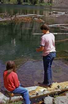 1974-07_JL_Blilie_Family_688_Glacier_NP.jpg (1641551 bytes)