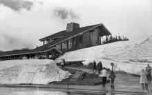 1974_Glacier_National_Park_NP_Trip_970.jpg (4543798 bytes)