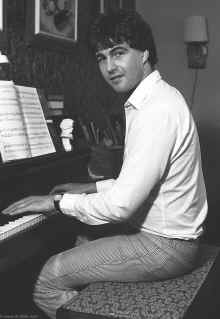 1981_Christopher_Kelly_477.jpg (3685159 bytes)