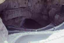 1983-08_JL_Blilie_Family_020_Carlsbad-Caverns.jpg (1119328 bytes)