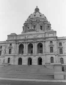 1983_Saint_Paul_Capitol_Cathedral_825.jpg (2646496 bytes)