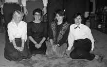 1984_Christmas_Family_Group_039.jpg (1171759 bytes)