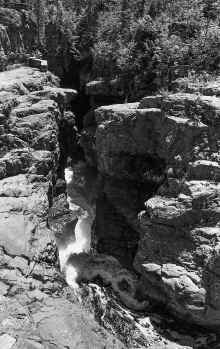 1984_North_Shore_973.jpg (3959319 bytes)