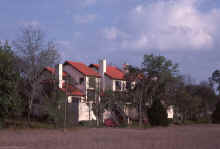 1985-04_JL_Blilie_Family_206.jpg (1651445 bytes)