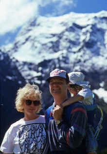 1994-05_JL_Blilie_Family_585_nr_Seattle.jpg (1308927 bytes)