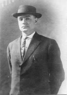 Jack_Johnson_circa_1914_A.jpg (71726 bytes)