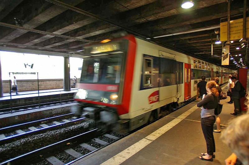 RER_TrainSta_1.JPG
