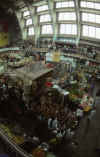 RWT 0205 222-32 Kenya Nairobi Market.jpg (588681 bytes)
