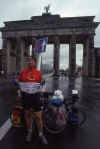 RWT 0374 377-16 Germany Brandenburg Gate.jpg (529588 bytes)